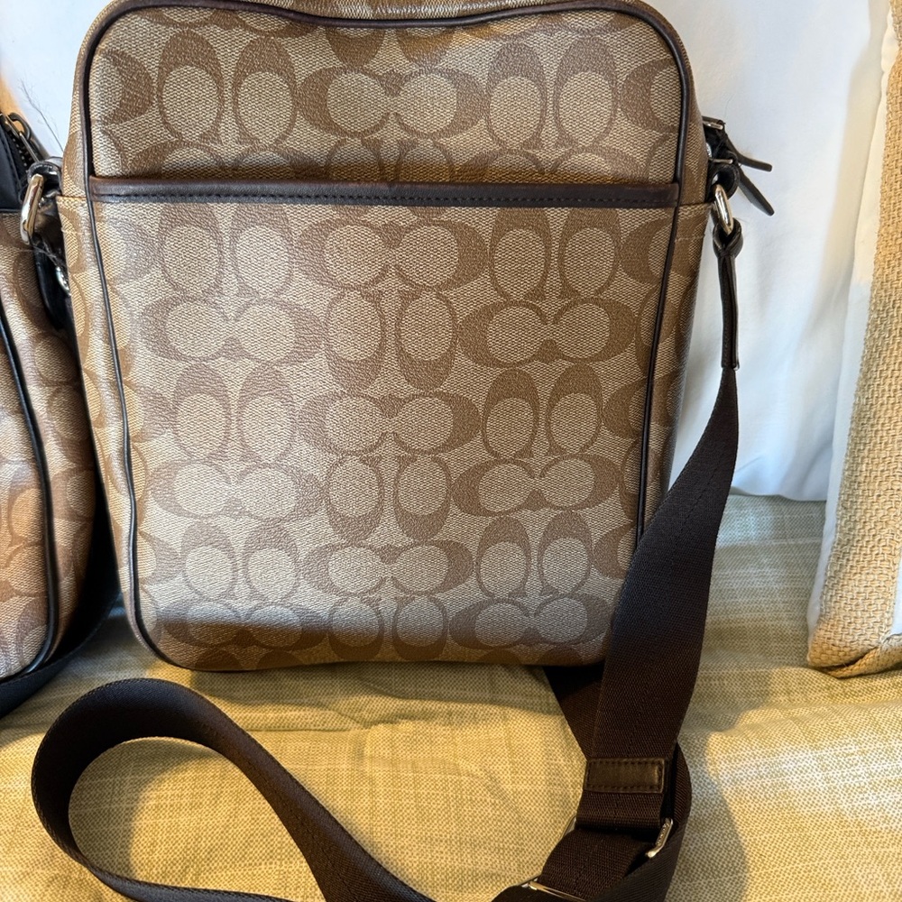 Coach Tan Signature Canvas Messenger Bag with Chocolate Trim - Picture 4 of 5